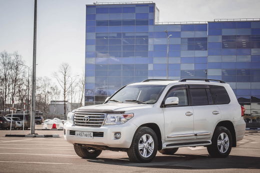 Toyota Land Cruiser 200