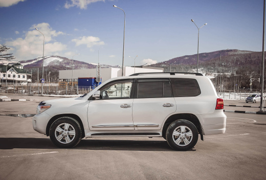 Toyota Land Cruiser 200