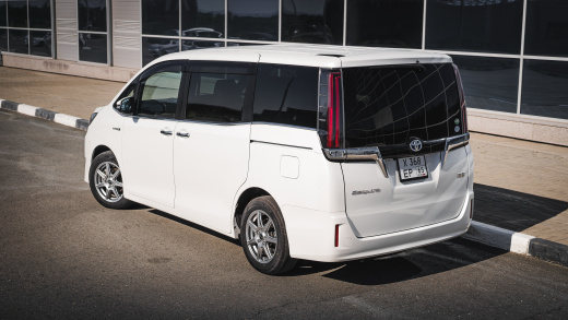 Toyota Esquire Hybrid