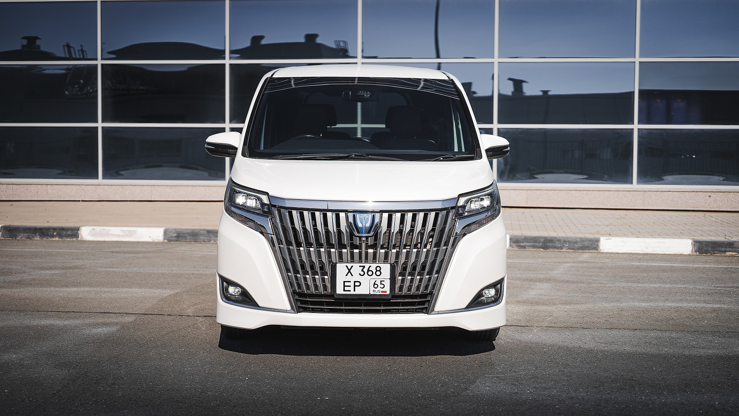 Toyota Esquire Hybrid