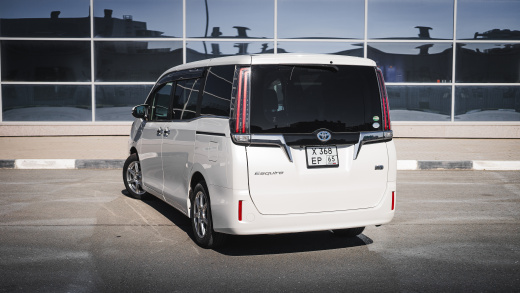Toyota Esquire Hybrid