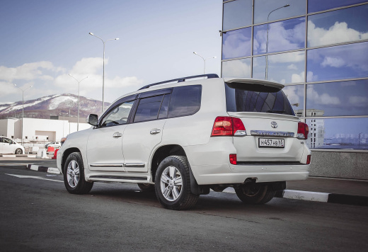 Toyota Land Cruiser 200