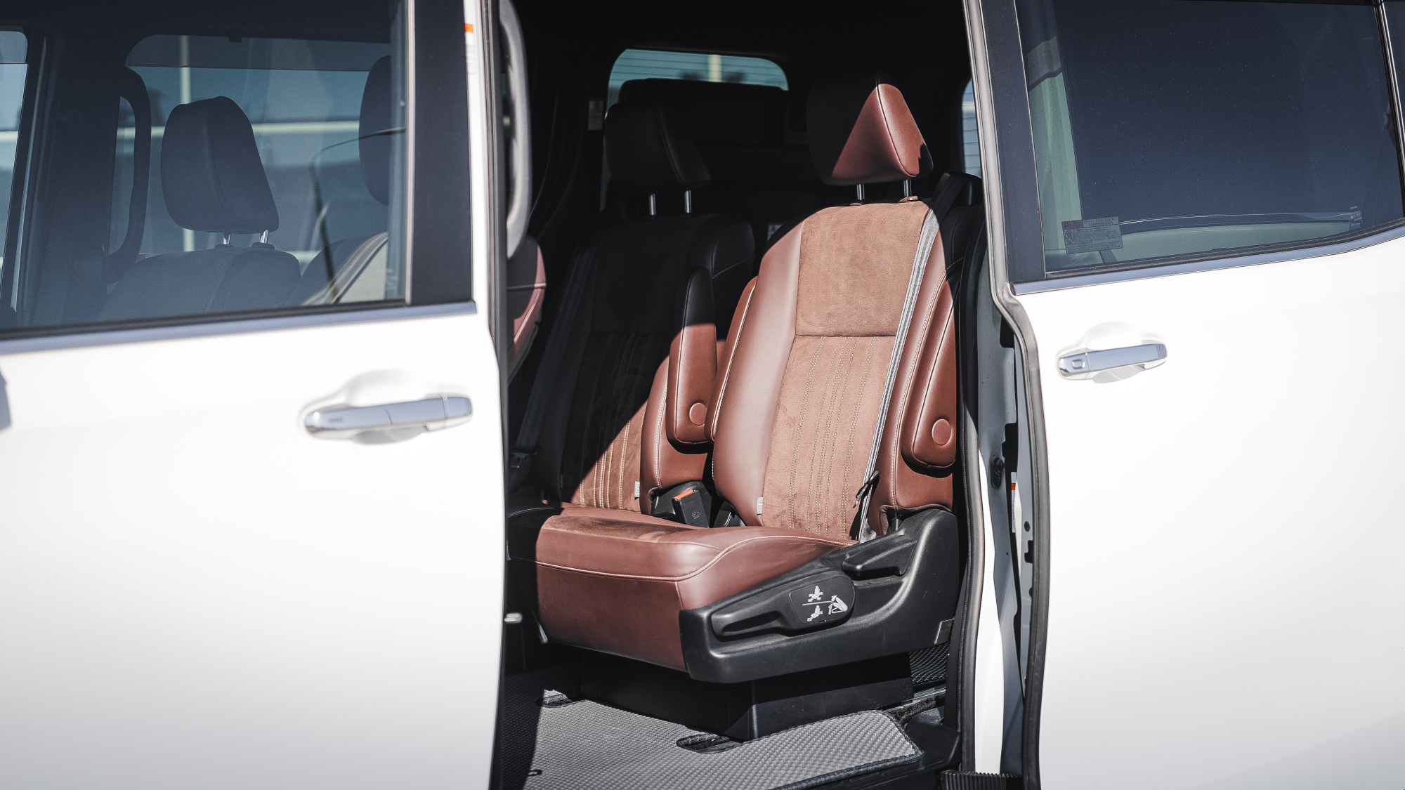 Toyota Esquire Hybrid